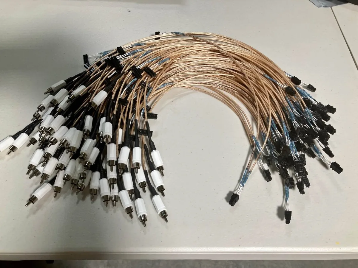Organized batch of finished cable assemblies